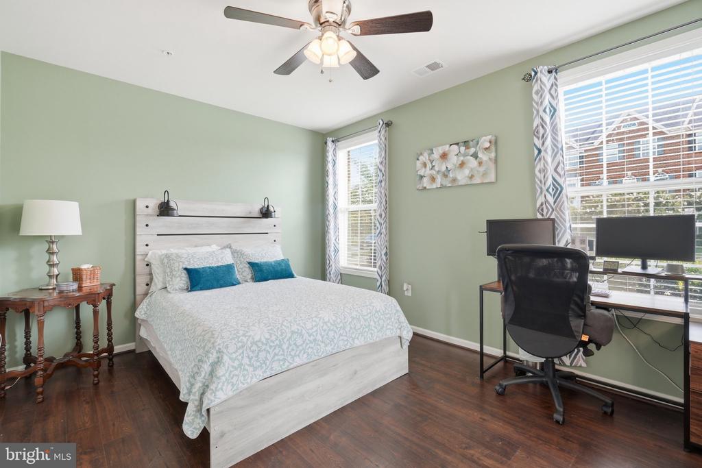 23315 MILLTOWN KNOLL SQUARE Unit: 102