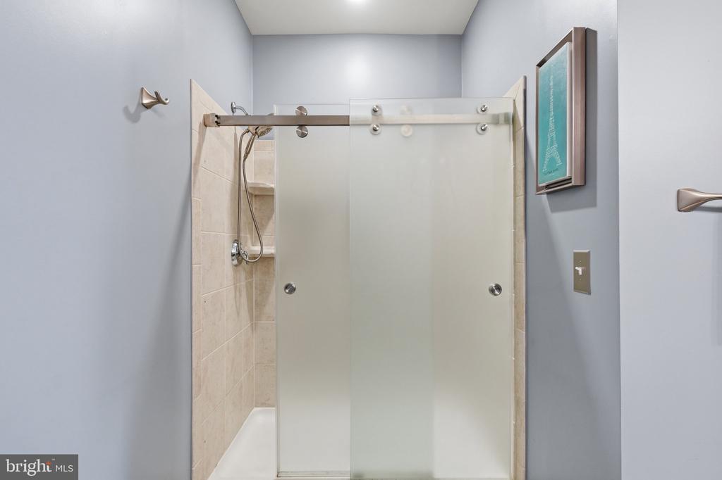 23315 MILLTOWN KNOLL SQUARE Unit: 102
