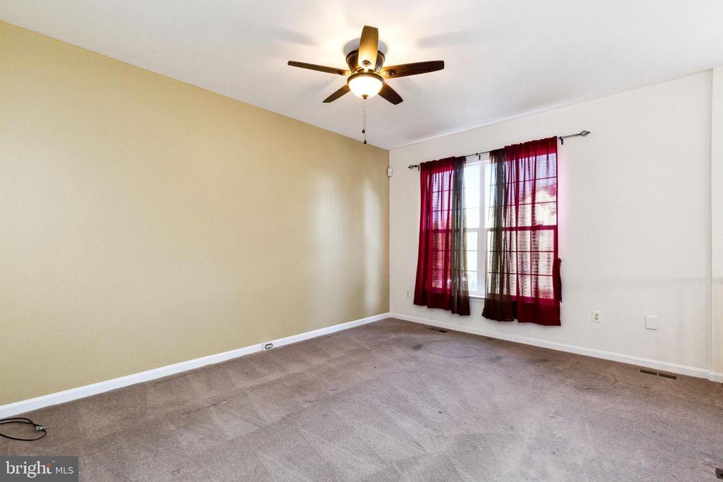 9221 ACER LANE