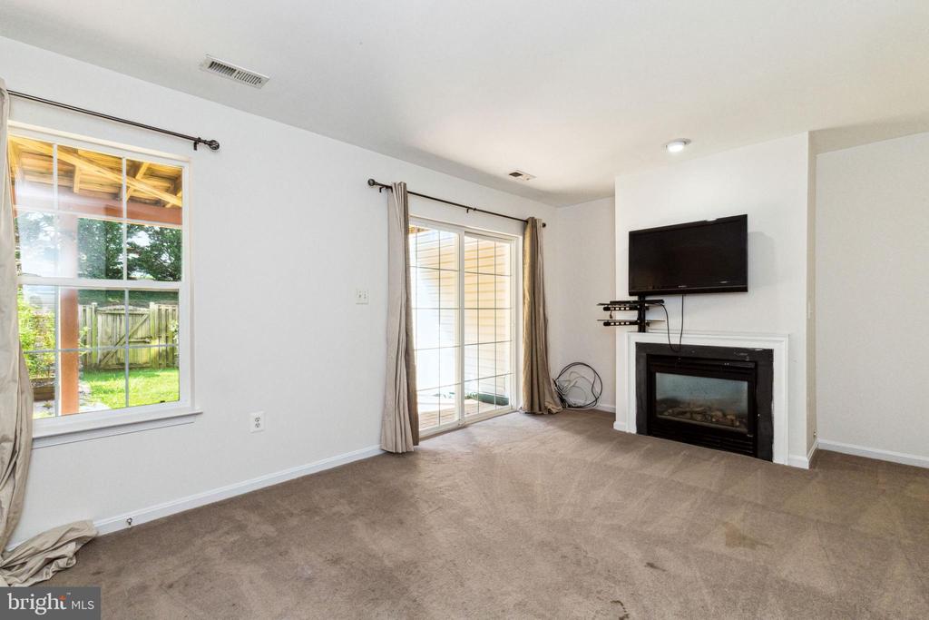 9221 ACER LANE