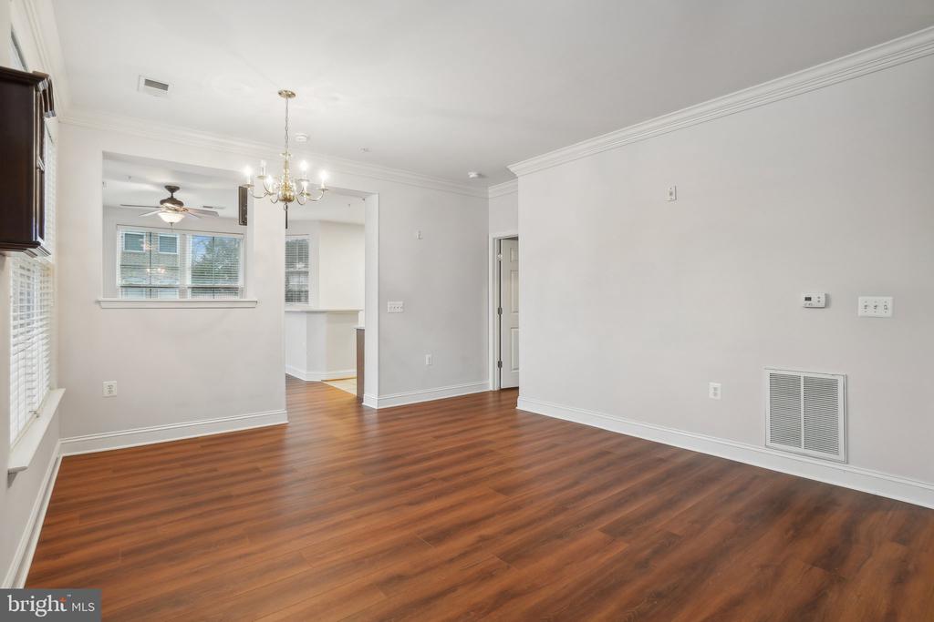 8620 LIBERTY TRAIL 101