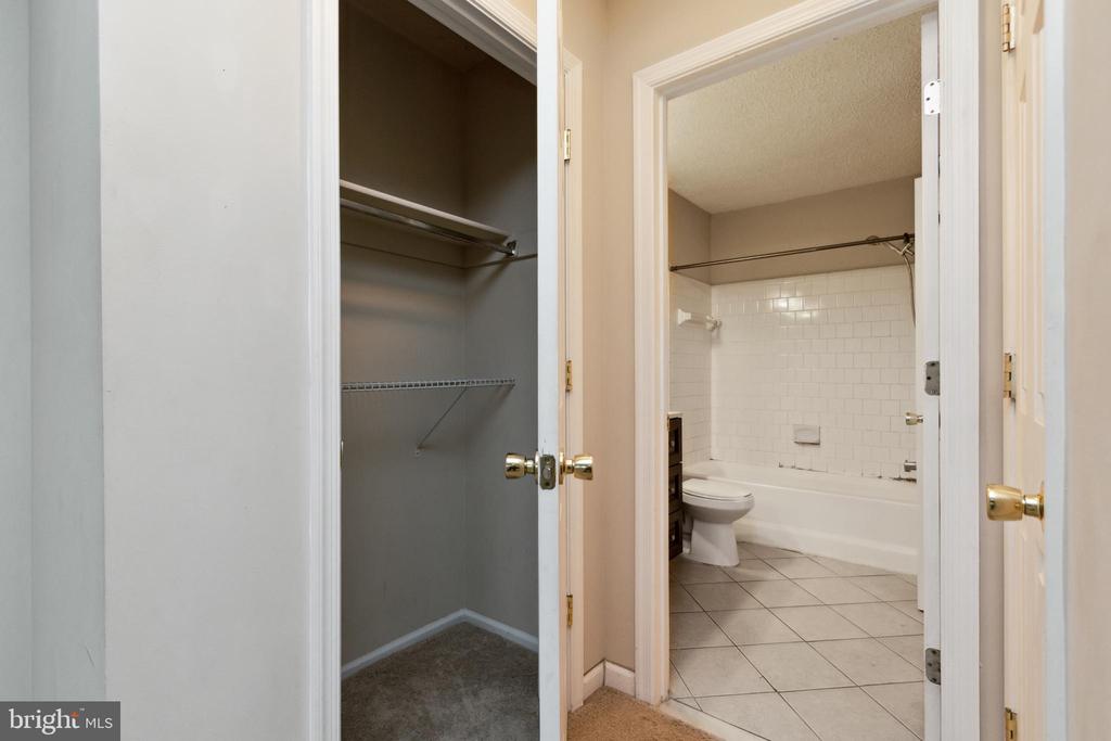 9260 NIKI PLACE 301