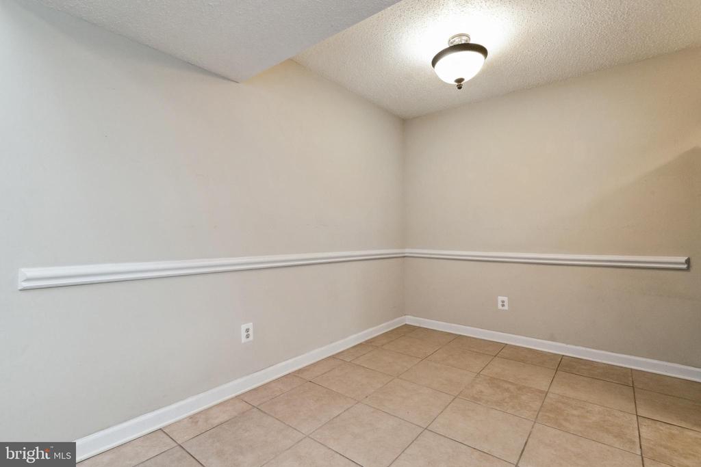 9260 NIKI PLACE 301