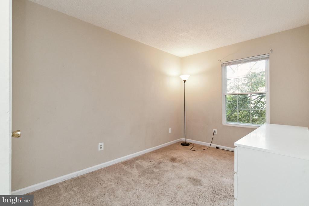 9260 NIKI PLACE 301