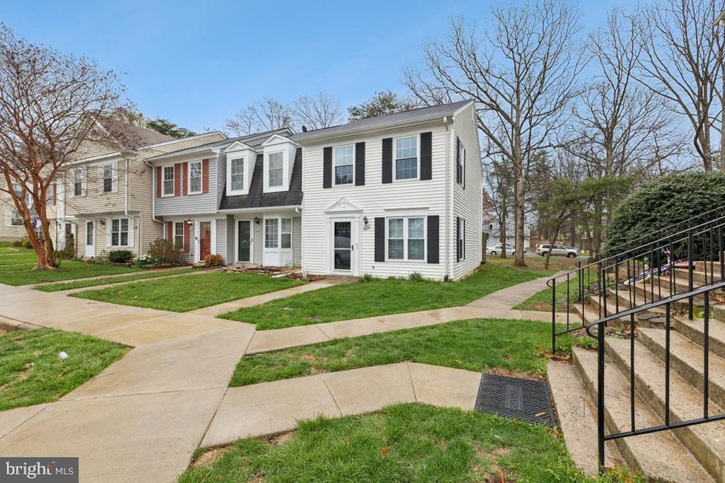 8653 BRAXTED LANE