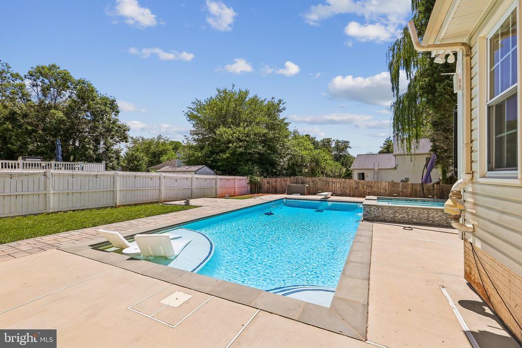 10409 SORRELL DRIVE