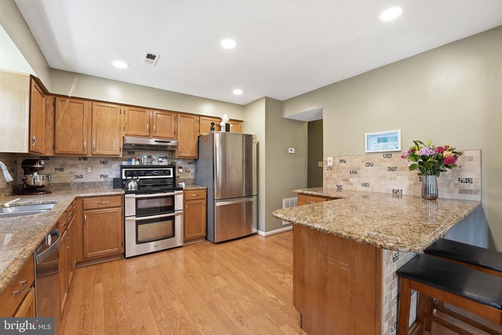 10275 RACQUET CIRCLE