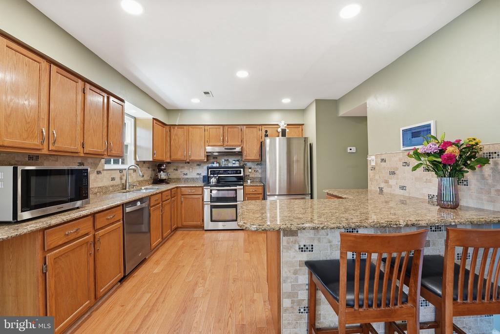 10275 RACQUET CIRCLE