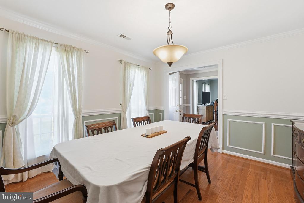 10275 RACQUET CIRCLE