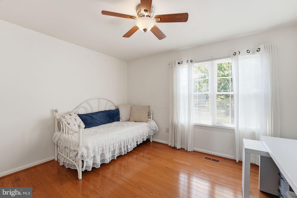 10275 RACQUET CIRCLE