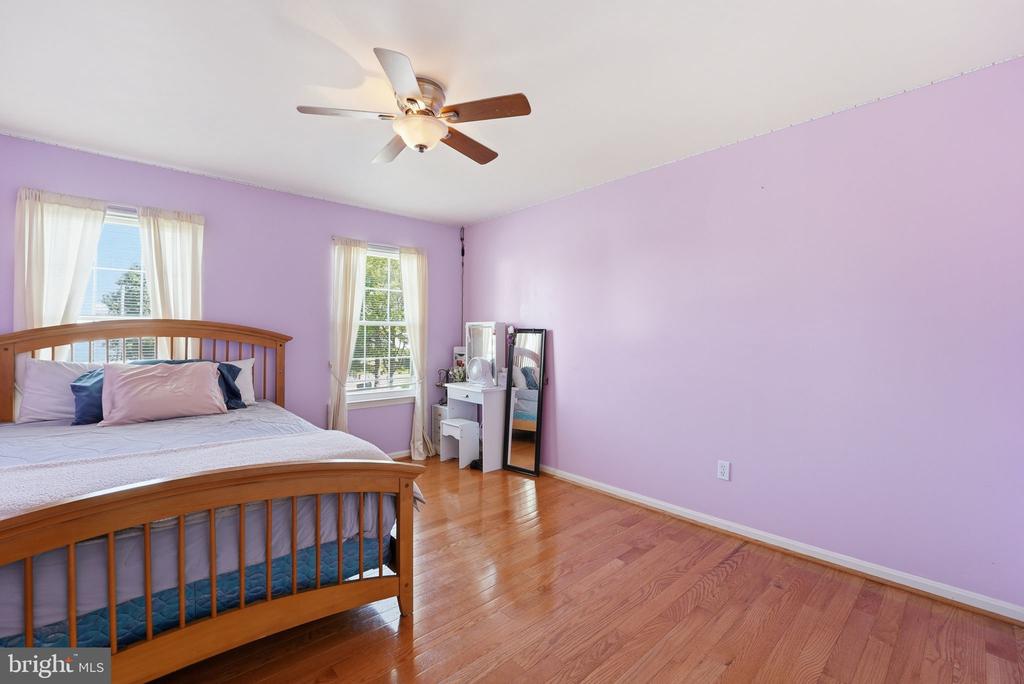 10275 RACQUET CIRCLE