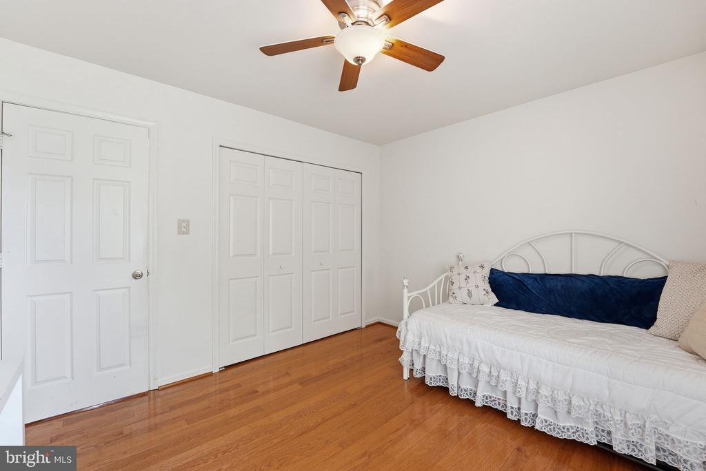 10275 RACQUET CIRCLE