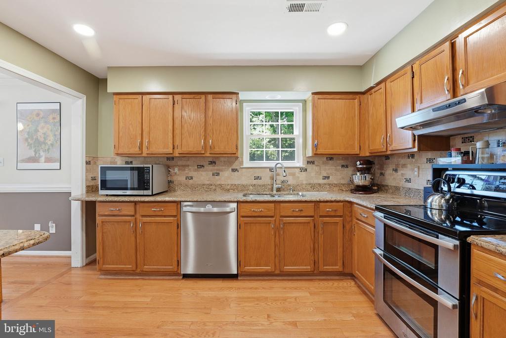 10275 RACQUET CIRCLE