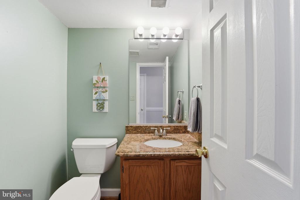 10275 RACQUET CIRCLE