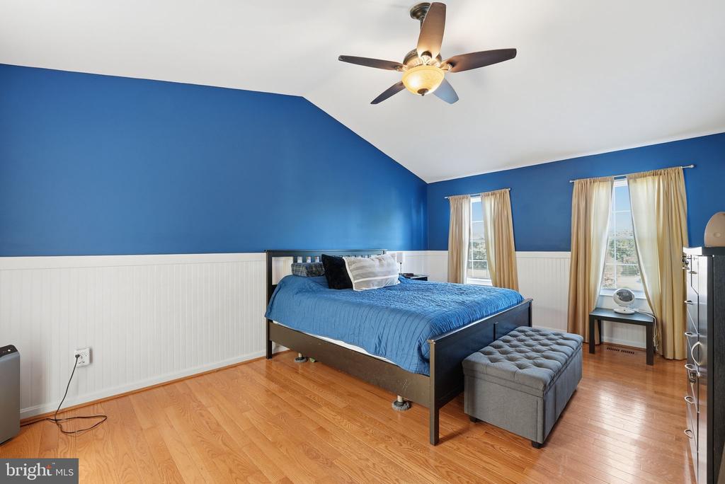 10275 RACQUET CIRCLE