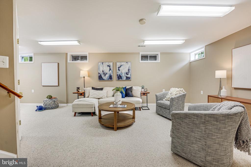 9285 MATTHEW DRIVE