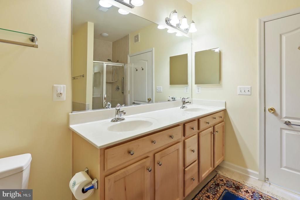 9712 HANDERSON PLACE Unit: 406