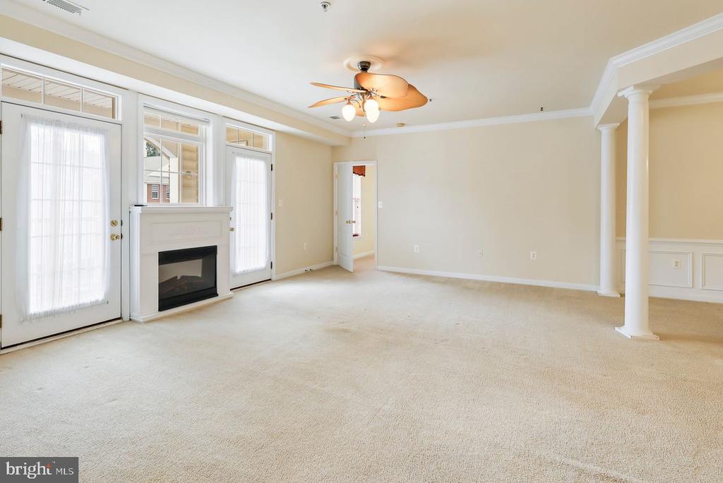 9712 HANDERSON PLACE Unit: 406