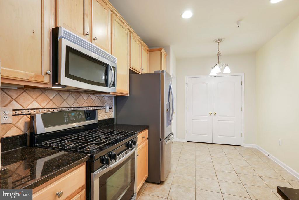 9712 HANDERSON PLACE Unit: 406