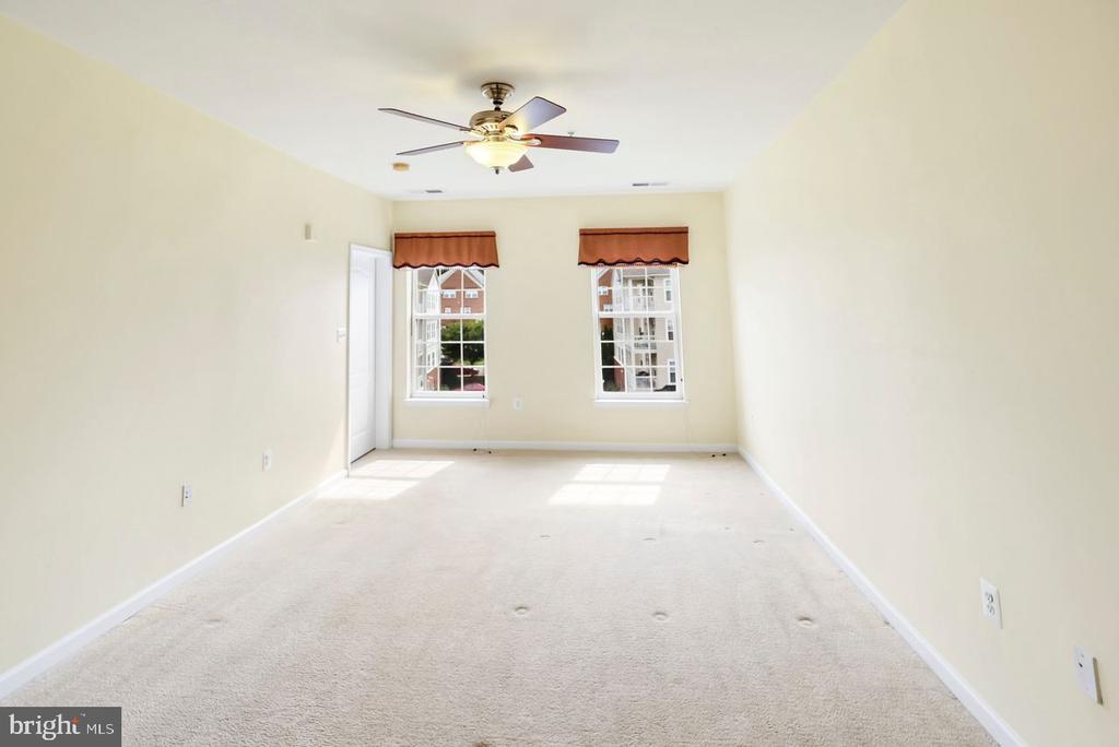 9712 HANDERSON PLACE Unit: 406