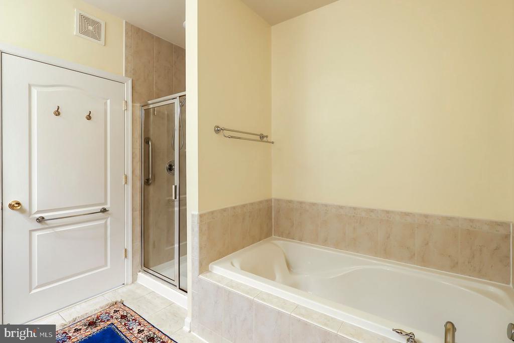 9712 HANDERSON PLACE Unit: 406