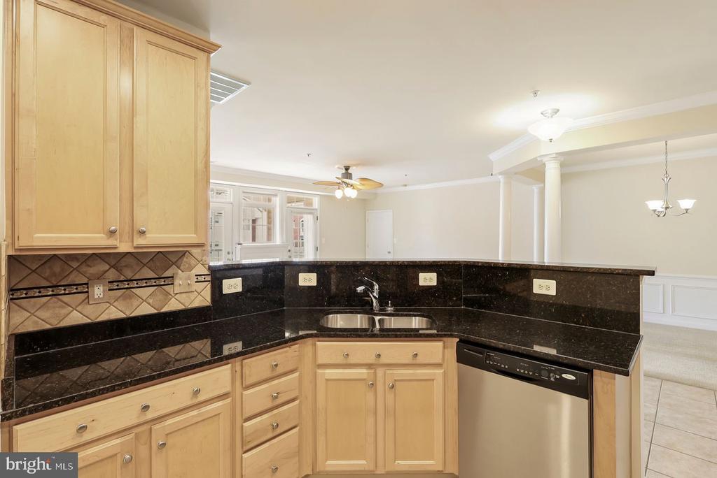 9712 HANDERSON PLACE Unit: 406