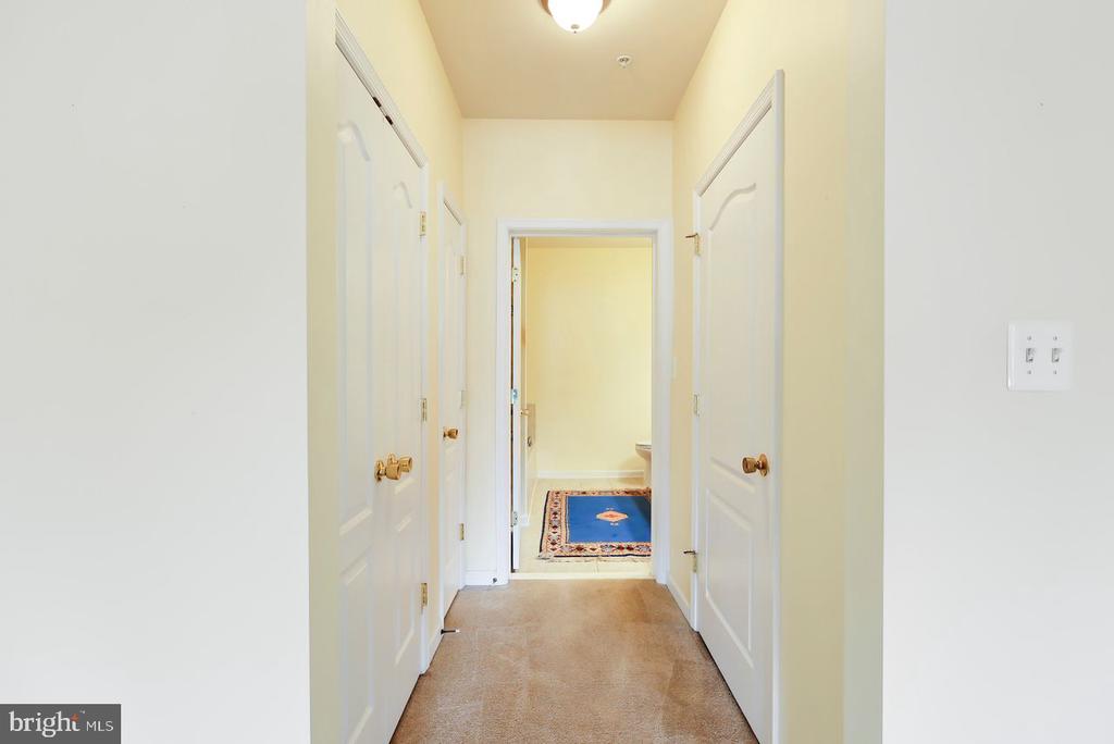9712 HANDERSON PLACE Unit: 406