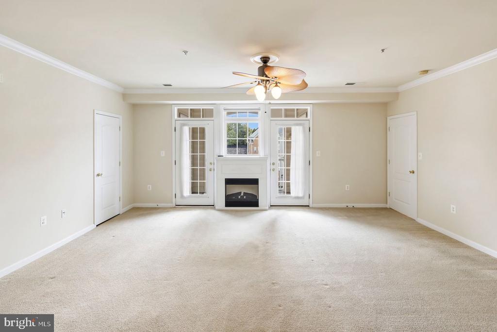 9712 HANDERSON PLACE Unit: 406
