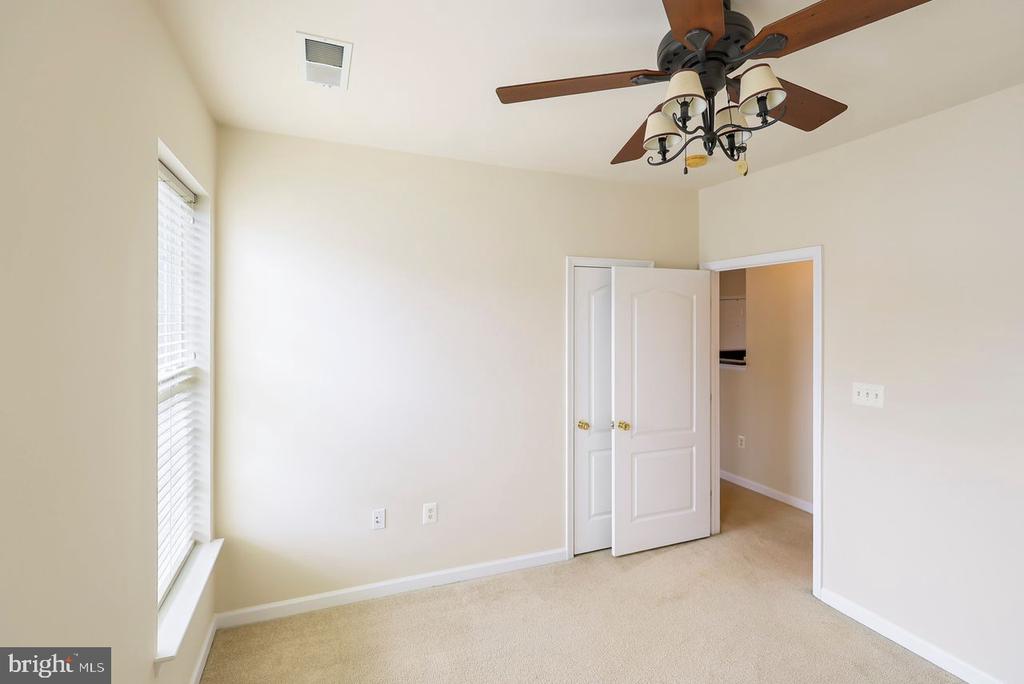 9712 HANDERSON PLACE Unit: 406