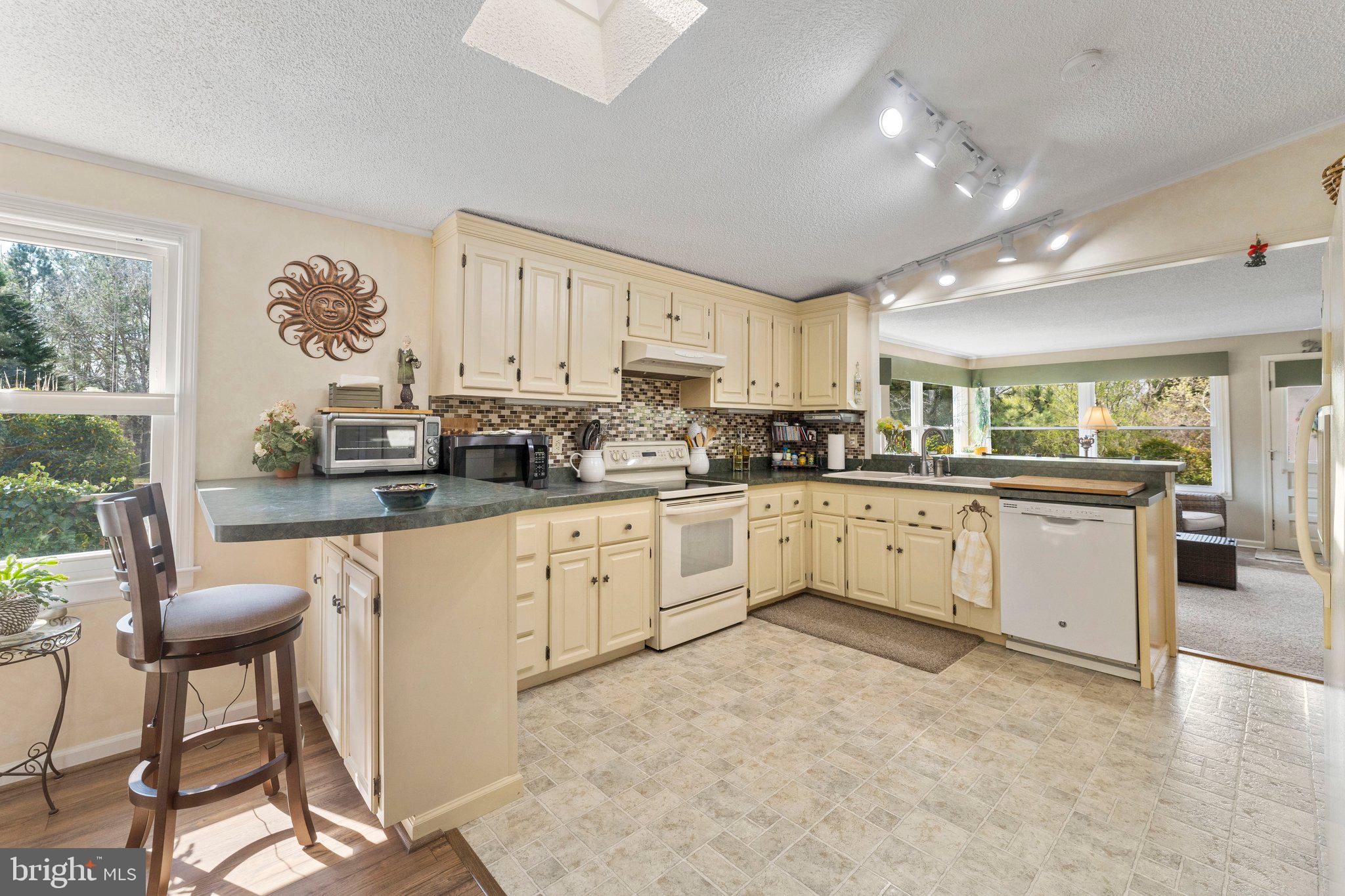 348 OYSTER WAY