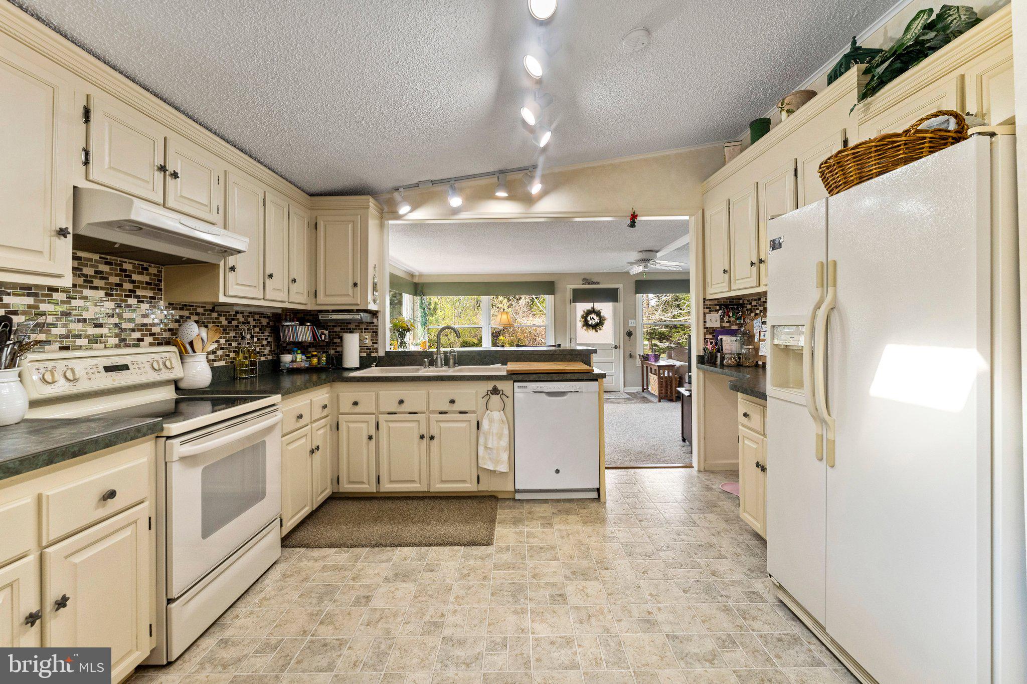 348 OYSTER WAY