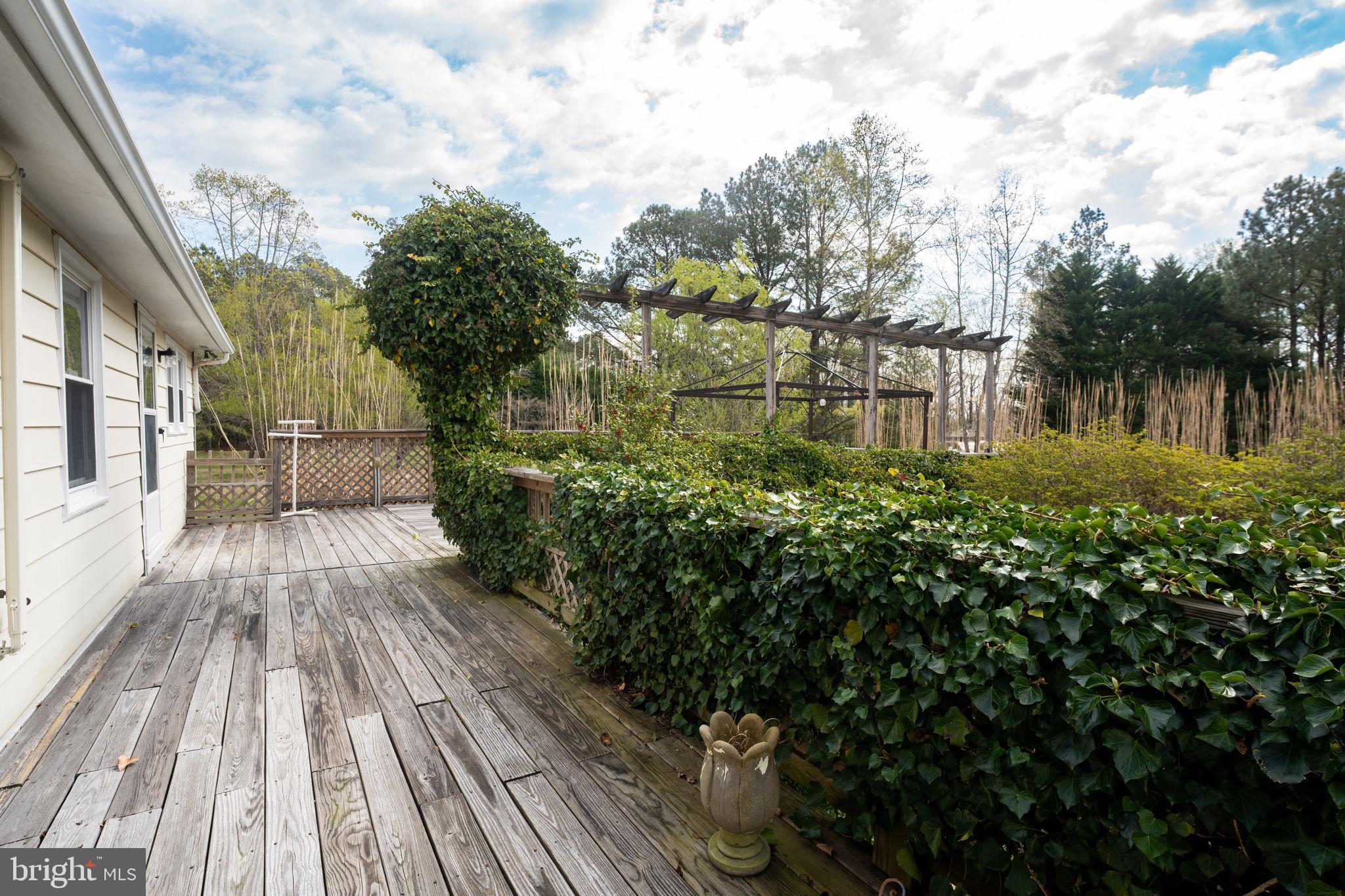 348 OYSTER WAY