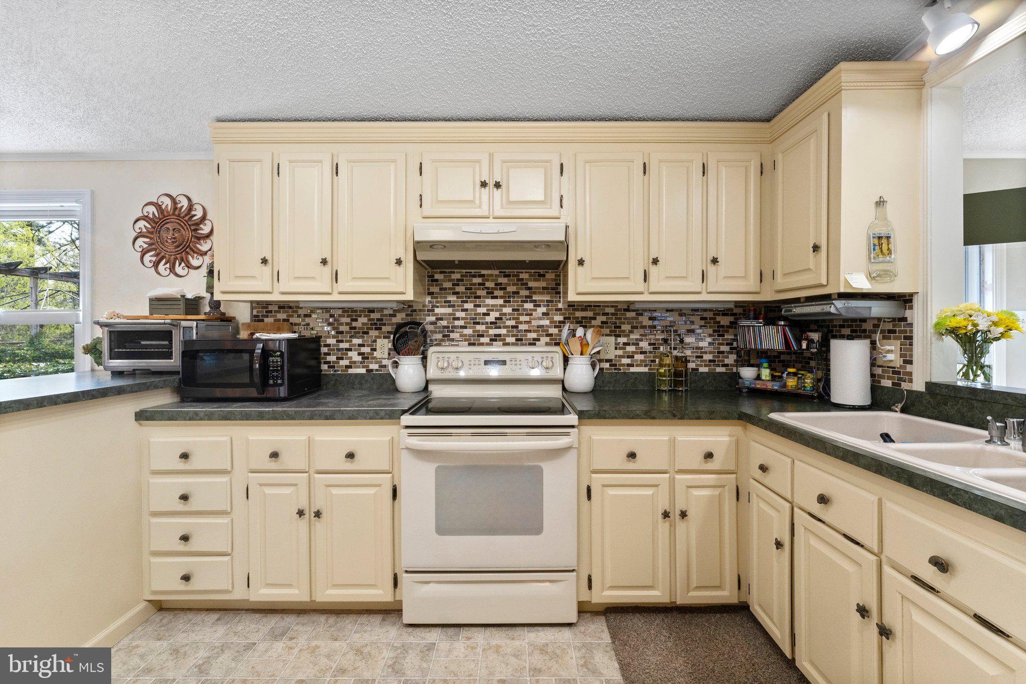 348 OYSTER WAY