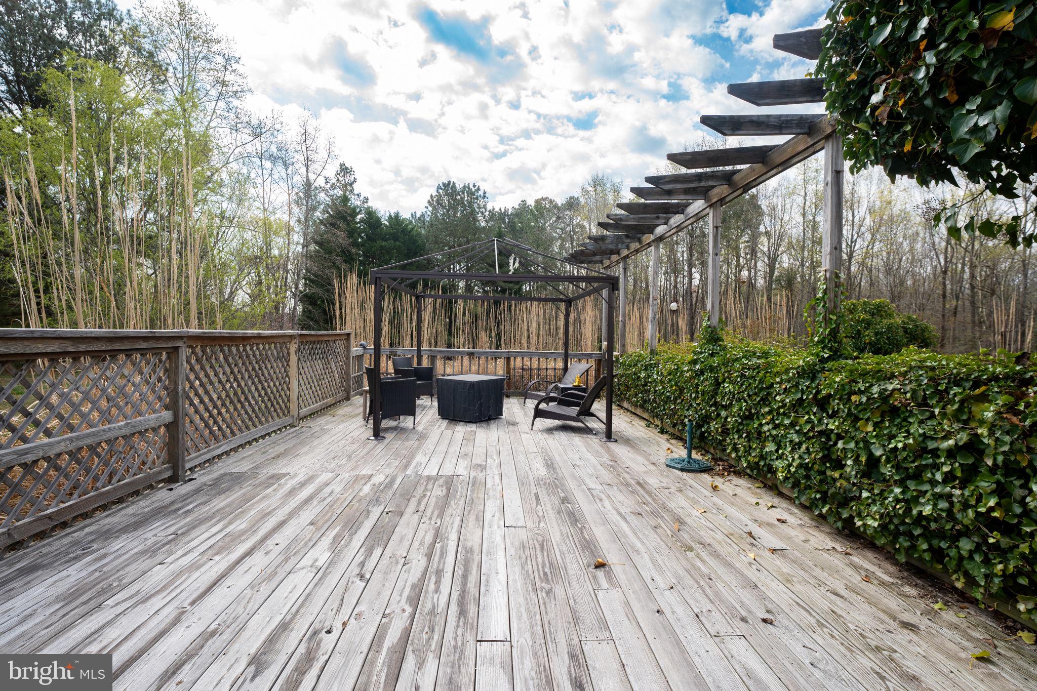 348 OYSTER WAY