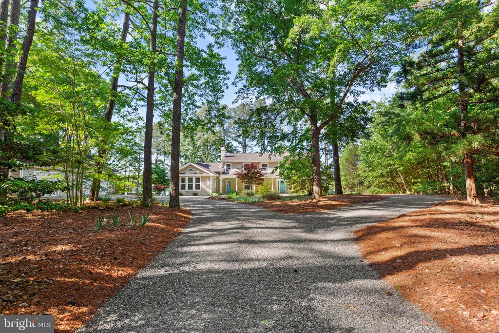 515 LEE DALE DRIVE
