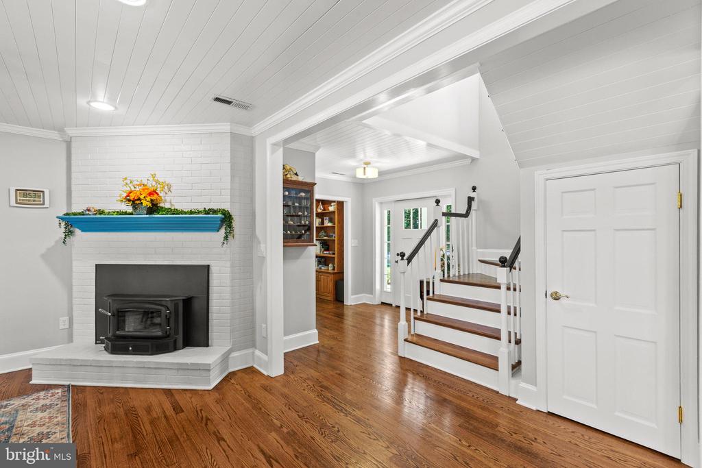 515 LEE DALE DRIVE