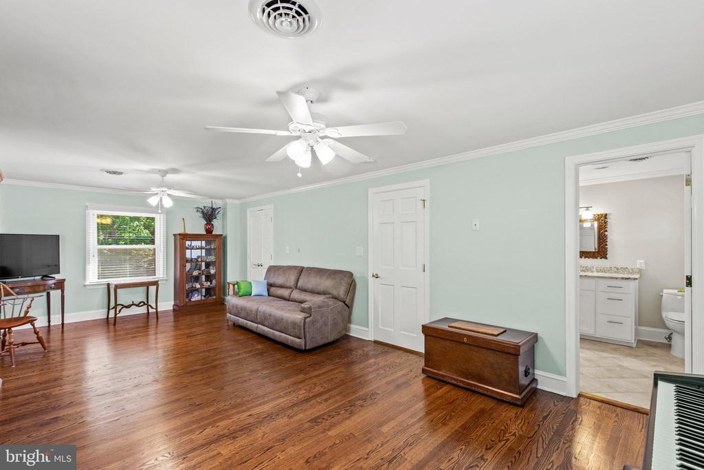 515 LEE DALE DRIVE
