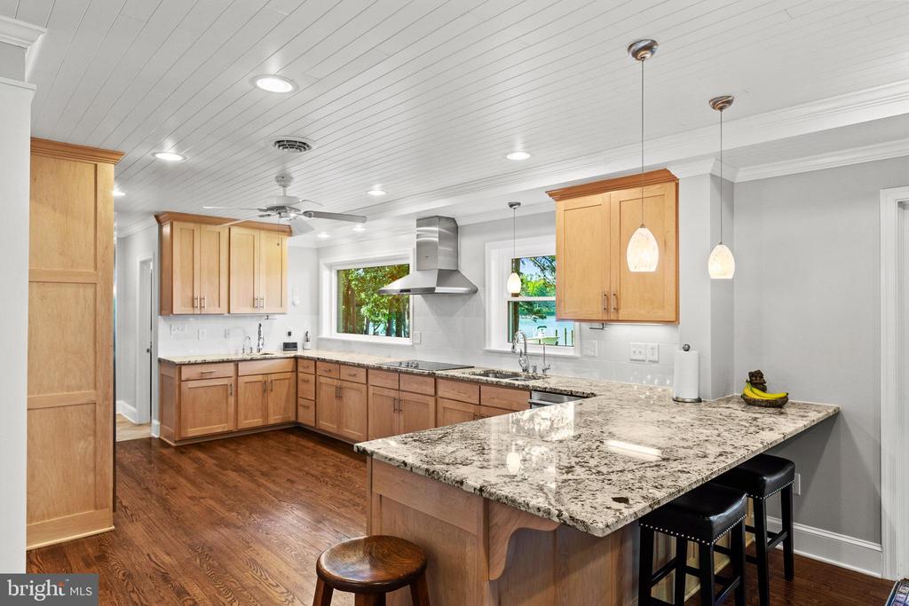 515 LEE DALE DRIVE