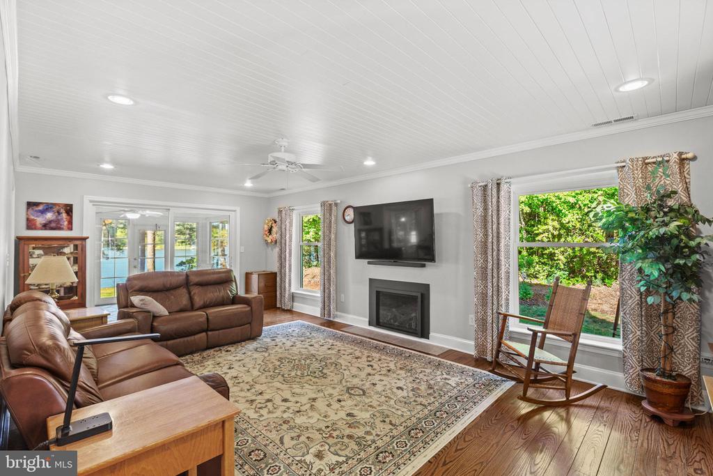 515 LEE DALE DRIVE