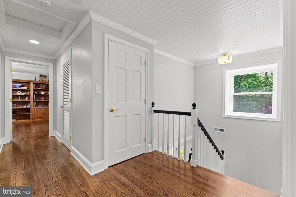 515 LEE DALE DRIVE