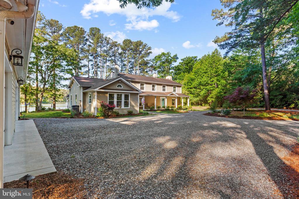 515 LEE DALE DRIVE