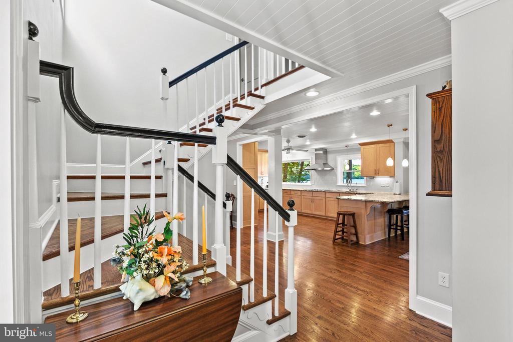 515 LEE DALE DRIVE