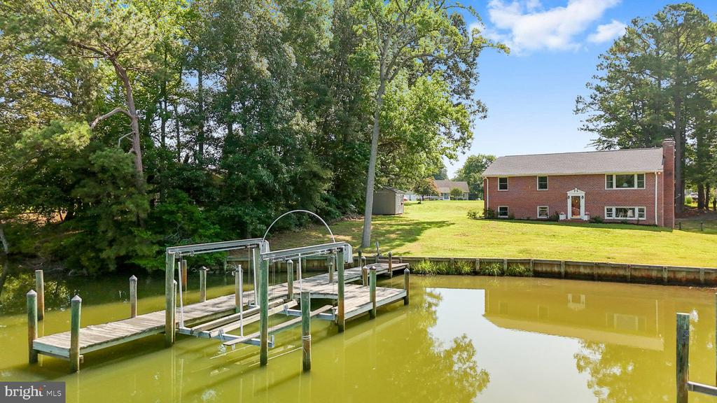 279 HARBOR DRIVE