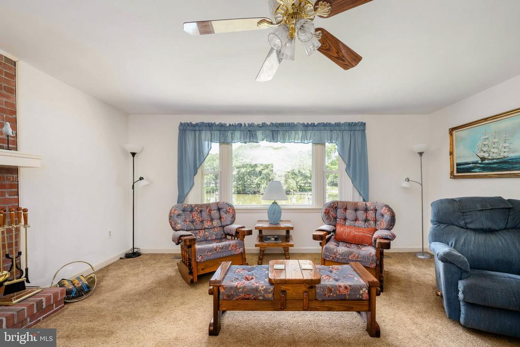 279 HARBOR DRIVE