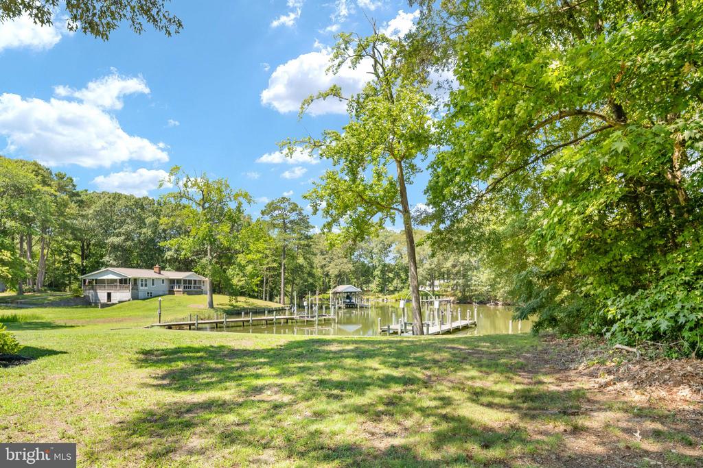 279 HARBOR DRIVE