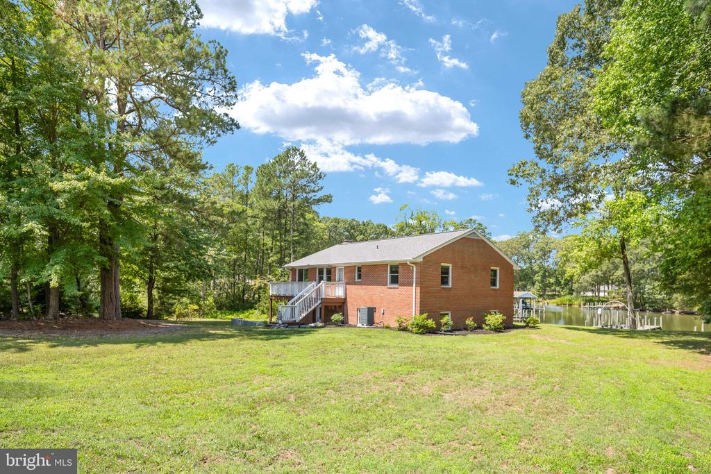 279 HARBOR DRIVE