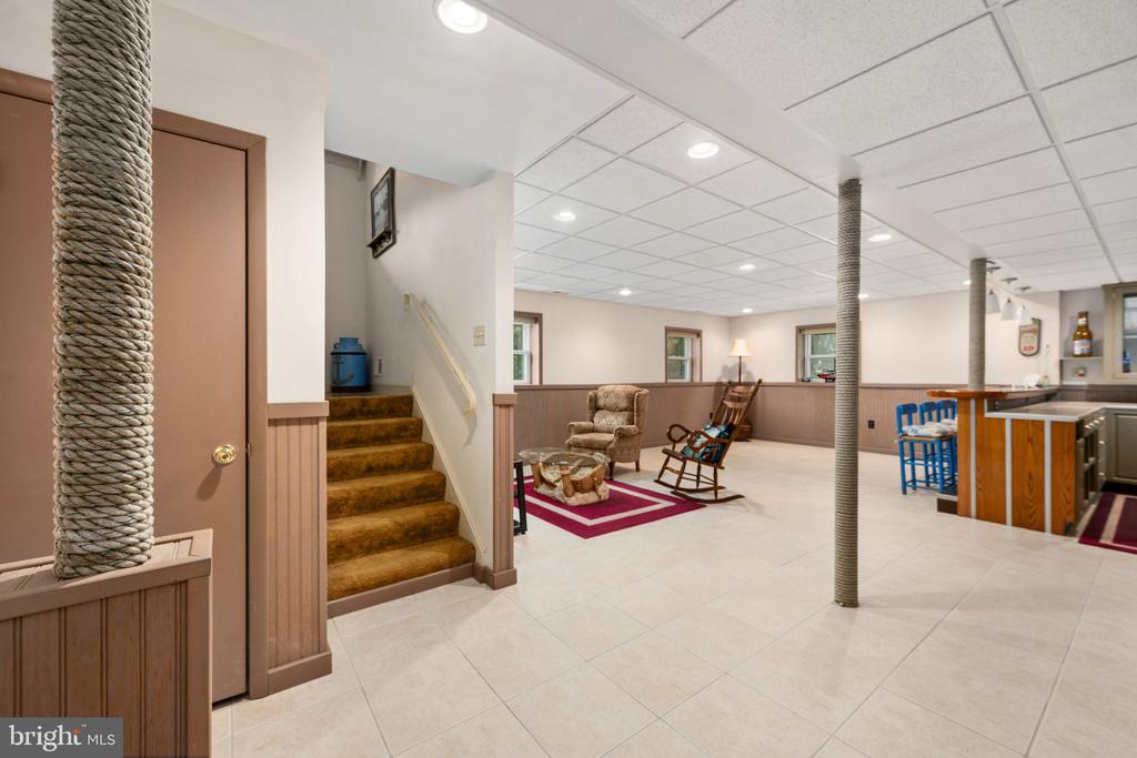 279 HARBOR DRIVE