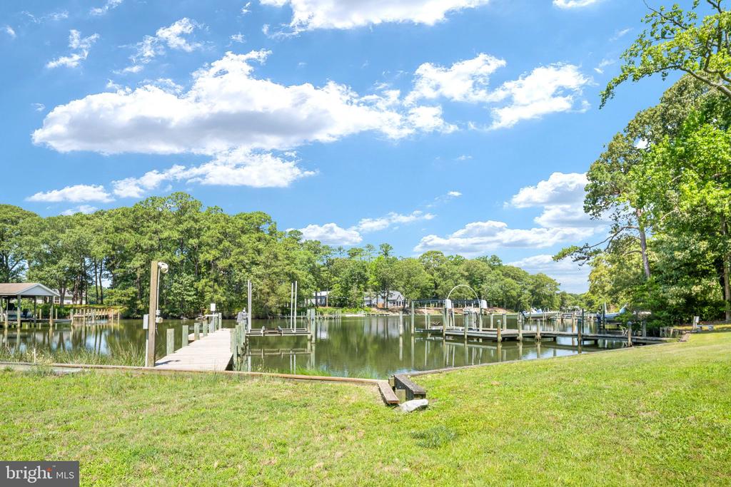 279 HARBOR DRIVE
