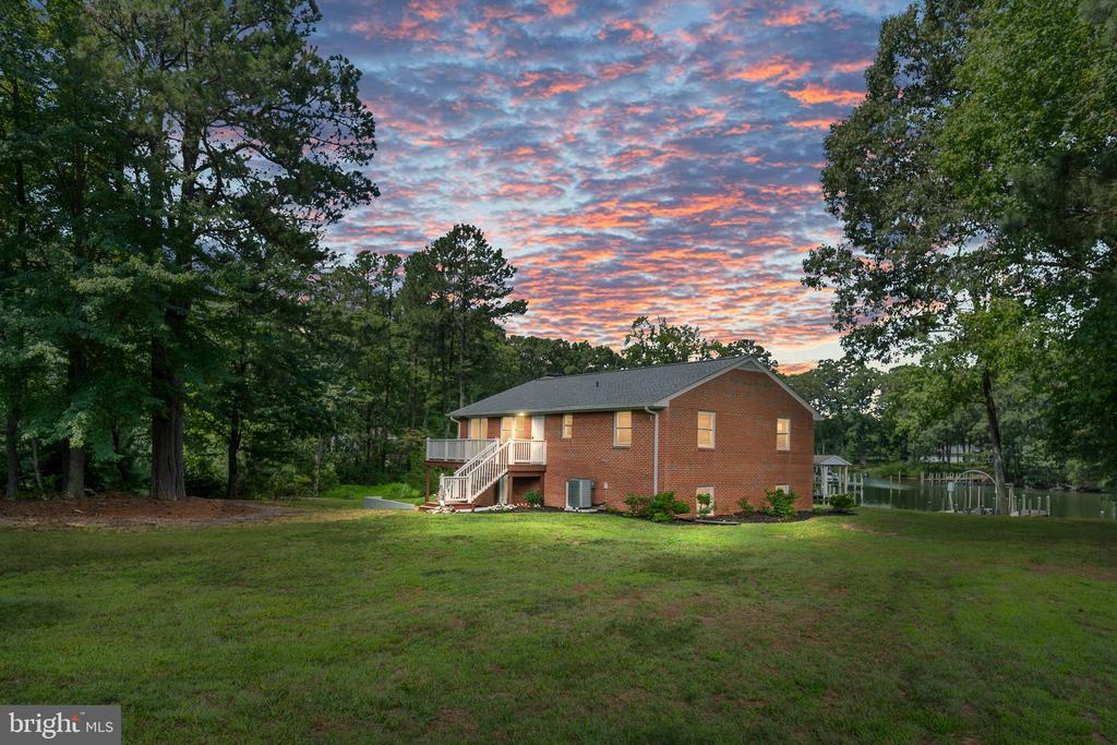 279 HARBOR DRIVE