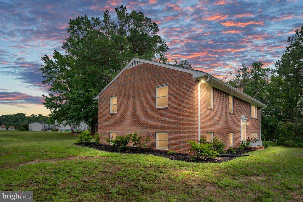 279 HARBOR DRIVE